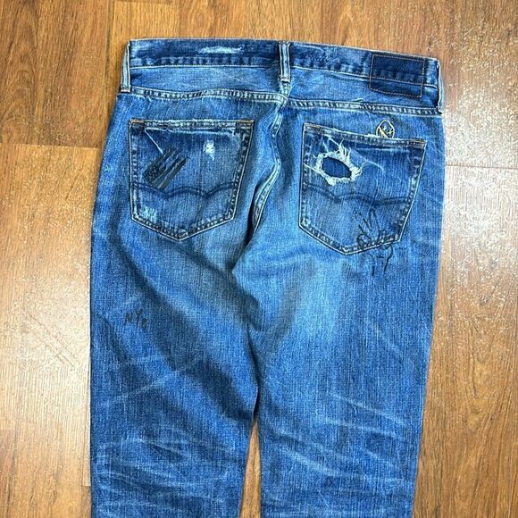 AEO Distressed Embroidered Graffiti Raw Hem Skinny Jeans in Sz: 32 32 - Picture 9 of 9